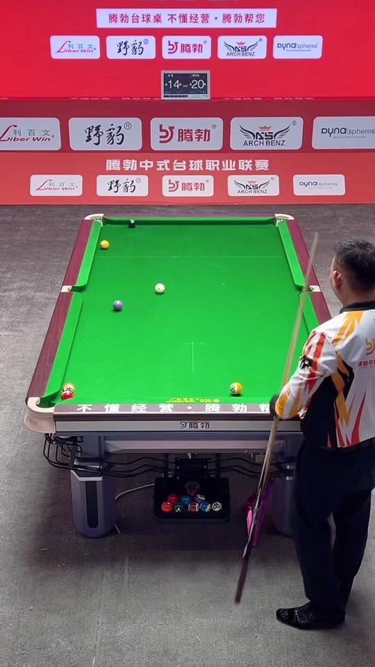 键比赛中的 键比赛中的